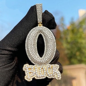 Collier Pendentif Lettres Hip Hop Iced Out Entièrement Sertie de Diamants 'O BLOCK' Plaqué Or et Argent pour Hommes et Femmes - Product Image 4