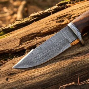 Couteau artisanal en acier Damas – Lame pleine longueur pour la chasse et le bushcraft |   Étui en cuir de qualité supérieure pour le camping et les cadeaux - Product Image 2