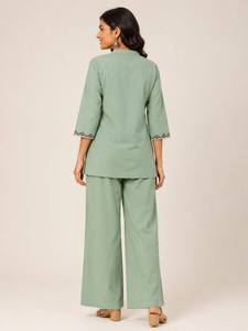 Ensemble ethnique en coton vert menthe pour femme avec broderie, pantalon ample longueur cheville, idéal pour les tenues décontractées, style Inde Pakistan - Product Image 4