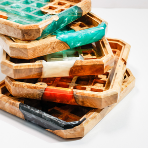 Portaplumas de resina epoxi con diseño de teclas de teclado, Portaplumas de resina con diseño de madera, Decoración artística de resina y madera, Regalo de aniversario, Portaplumas de resina verde, Regalo hecho a mano - Product Image 2