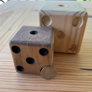 Dés en bois faits à la main de qualité supérieure, écologiques, style classique et moderne, pour la famille, les fêtes en plein air et le jardin - Product Image 1