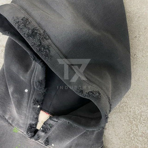 Sweat à capuche oversize en molleton noir délavé avec impression numérique de logo personnalisé - Product Image 4