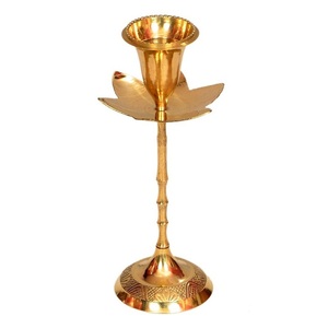 Porte-bougie arabe vintage en laiton de haute qualité avec finition polie pour la décoration de la maison, porte-bougie en métal pour la décoration de table - Product Image 4