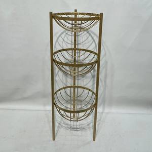 ตะกร้าผลไม้สามชั้นแบบลวดเหล็กสีทอง ชั้นวางของโลหะทันสมัยสำหรับวางบนเคาน์เตอร์ครัว ตกแต่งบ้าน - Product Image 3