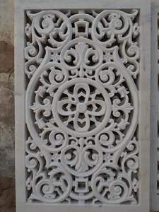 Panneaux muraux décoratifs en marbre sculpté - Panneaux muraux extérieurs modernes hautement polis, découpés CNC, designs découpés sur mesure HAYAT INDUSTRIES - Product Image 3