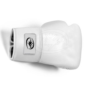 Gants de boxe en cuir de qualité supérieure Easy Fit avec sangle de poignet antidérapante et réglable, design élégant personnalisable pour l'entraînement des adultes - Product Image 4