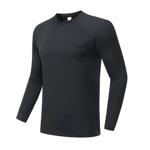 Fabricant de vêtements de sport personnalisés, t-shirt de compression athlétique haute performance, polyester et élasthanne, impression par sublimation et DTF, faible MOQ - Product Image 2