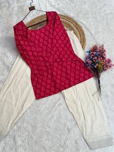 Conjunto de Kurti corto con estampado de espejo y pantalón Dhoti para mujer, ropa informal étnica india, colección de moda coordinada. - Product Image 5
