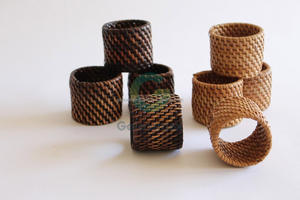 Anneaux de serviette en rotin, accessoires de cuisine, accessoires pour la maison, anneaux de serviette en rotin naturel, fabriqués par un artisan - Product Image 3