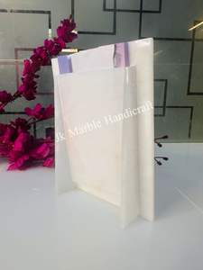 Cadre photo en marbre fait main avec incrustations imprimées à la main et design personnalisable pour la décoration de la maison - Product Image 5