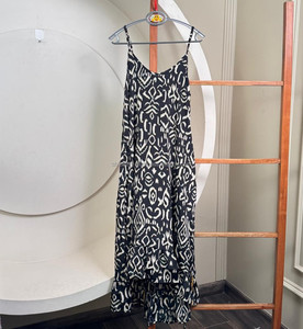 Venta al por mayor Boho Maxi Vestidos para Mujeres Spaghetti Strap Ruffle Summer Beach Wear Poliéster Mezcla de Seda Flowy Impreso Vestidos Casual - Product Image 4