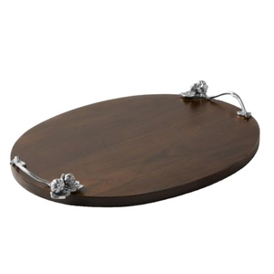 Plateau de service en bois au design attrayant, plateau de présentation pour aliments et desserts, plateau en noyer noir de haute qualité avec poignées en étain fabriquées à la main - Product Image 1