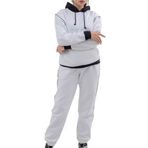 Ensemble de survêtement streetwear pour femme, imprimé, à capuche, coupe oversize et ample, avec cordon de serrage - Product Image 2
