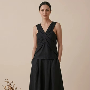 เดรสผ้าฝ้ายยาวคลุมเท้า แขนกุด คอวี ทรงหลวม สีพื้น เรียบง่าย สวมใส่สบาย เหมาะสำหรับงานปาร์ตี้ฤดูร้อนสำหรับผู้หญิง พร้อมดีไซน์กระเป๋าที่ระบายอากาศได้ดี - Product Image 1