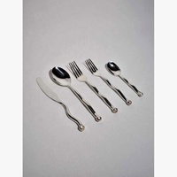 Ensemble de couverts de la Nativité en acier inoxydable pour chauffe-buffet avec ondulation argentée dans une boîte cadeau Ensemble d'ustensiles de couverts élégants