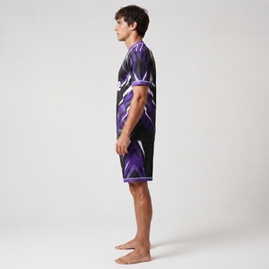 ชุดเสื้อแข่งแบบกำหนดเองที่มีผ้าที่ทนทาน กระชับสบายตัว และเทคโนโลยีการควบคุมความชื้นสำหรับฟุตบอล - Product Image 4