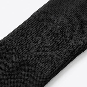 Chaussettes de cricket personnalisées, légères, respirantes, en tissu sportif, avec talon et bout renforcés, pour une performance athlétique optimale. - Product Image 4