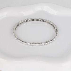 กำไลข้อมือแบบซ้อนได้ทรงอินฟินิตี้ประดับเพชรโมอิสซาไนต์ทรงกลม VVS1 สำหรับผู้หญิง เงินแท้ 925 เครื่องประดับชั้นดี ของขวัญวันครบรอบสำหรับเธอ - Product Image 2