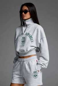 ชุดเสื้อครอปซิปครึ่งตัวผ้าฟลีซสีเทาและกางเกงจ็อกเกอร์สำหรับผู้หญิงจาก Oneten Apparels - Product Image 4