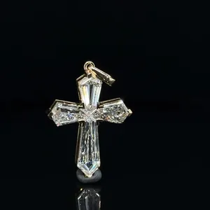 Pendentif croix en diamant en or jaune, collier statement de luxe style hip-hop, bijou de mariée élégant, cadeau pour femme, pendentif raffiné - Product Image 1