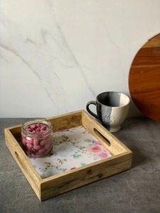 Bandeja Cuadrada de Madera con Diseño de Rosa Vintage, Bandeja Redonda de Madera de Mango con Asas, Bandeja Decorativa para Servir - Product Image 1