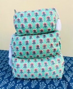 Juego de 3 Bolsas de Aseo para Mujer, Organizador de Cosméticos Acolchado, Bolsa de Aseo con Estampado Artesanal, Accesorio de Maquillaje - Product Image 1