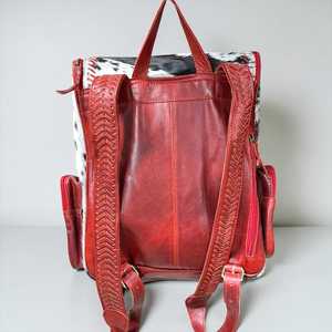 Sac à dos bohème en cuir de vachette avec surpiqûres rouges et fermeture éclair – Design multifonctionnel toutes saisons - Product Image 2