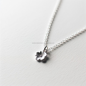 Charme tropical Aloha Collier et pendentif Bijoux hawaïens fabriqués à la main - Product Image 1