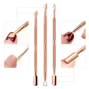 Pousse-cuticules double embout carré en acier inoxydable rose doré, réutilisable, outil de manucure avec poignée texturée et pointes de précision pour le soin des cuticules - Product Image 4