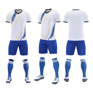 Tenues de football personnalisées sublimées fabriquées en usine OEM 2026 – Impression intégrale couleur, respirantes, séchage rapide, 100 % personnalisables pour équipes - Product Image 4