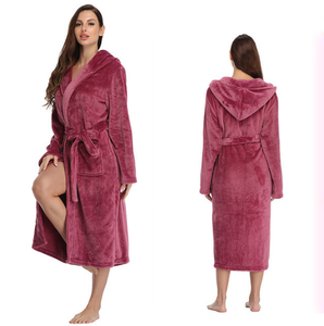 Bata de lujo de felpa y forro polar Nesta Sports para mujer con capucha, conjunto de regalo de bata de invierno al por mayor - Product Image 1