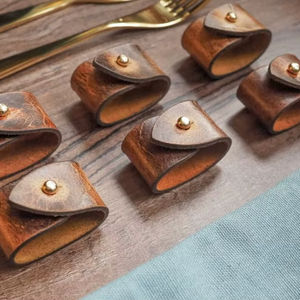Anillos para Servilletas de Cuero Hechos a Mano: Decoración Rústica y Festiva para la Mesa - Product Image 1
