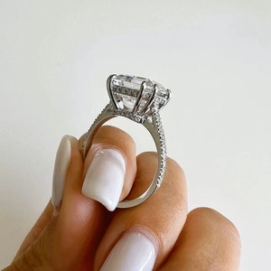 Anillo Solitario de Oro Blanco de 14K con Diamante Cultivado en Laboratorio Certificado por IGI GIA de 1.00 Quilates - Product Image 3