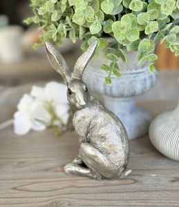 Escultura moderna de conejo de aluminio para decoración de hogar de lujo, exhibición en mesa de sala de estar y acento interior elegante. - Product Image 3