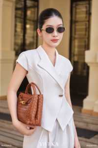 Chaleco Elegante Blanco para Mujer con Solapa Entallada, Manga Casquillo, Peplum y Botón Único, Traje de Oficina/Negocios, Tela de Estambre - Product Image 3