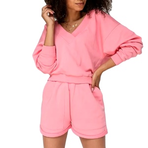 Ensemble décontracté 2 pièces pour femme en coton 100 % écologique et personnalisable : sweat-shirt et short de sport - Product Image 1