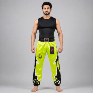 Pantalon de kick-boxing athlétique conçu avec un tissu respirant, offrant une mobilité flexible et un confort durable au quotidien. - Product Image 1