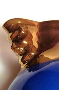 Jarra decorativa con acabado en cobre y arte floral esmaltado, perfecta para la cocina, comedor y como regalo, hecha a mano en India. - Product Image 6