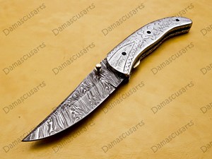 มีดพับเหล็กดามัสกัสทำมือ ใบมีดทรงตันโต คมกริบ สำหรับตั้งแคมป์ ล่าสัตว์ ใช้ในยามฉุกเฉิน และพกพาประจำวัน - Product Image 2