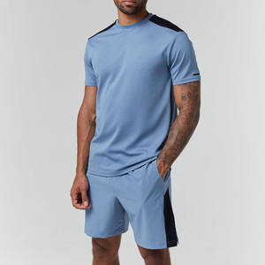 Conjunto de camiseta y pantalones cortos cómodos y elegantes, costuras duraderas, tela transpirable, perfecto para un look informal moderno. - Product Image 2