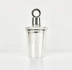 Elegante Coctelera de Acero Inoxidable para Amantes de los Cócteles, Perfecta para Mezclar Bebidas Refrescantes en Bares - Product Image 2