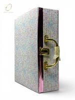Boîte de rangement à bijoux finition brillante avec miroir, organisateur de bracelets multi-emplacements en cuir PU, design rectangulaire, vente en gros