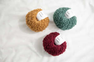 Hilo de Chenilla YARNA Bohwool (65g), Hilo de Felpa de Lujo, Acabado Suave y Duradero, Tacto Suave y Divertido para Manualidades - Product Image 4