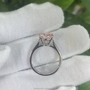 แหวนแต่งงานทรงกลมทองคำแท้ ประดับเพชรชมพูเพาะเลี้ยงในห้องปฏิบัติการ ดีไซน์หรูหราโดดเด่น แหวนเพชรเม็ดเดี่ยวเพาะเลี้ยงในห้องปฏิบัติการ ดีไซน์หรูหราโดดเด่น - Product Image 5