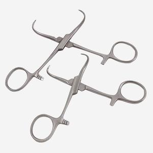 Ensemble d'instruments de haute qualité Backhaus avec pince à serviettes manuelle et embouts réutilisables en acier inoxydable, forceps hémostatiques Classe II OEM - Product Image 2