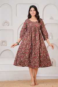 Robe midi évasée en coton à imprimé floral, manches longues, taille naturelle, détail froncé, col rond, décontractée, pour la maternité au quotidien - Product Image 2