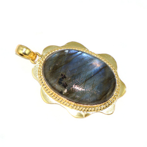 Pendentif en laiton plaqué or 22 carats avec pierre précieuse naturelle labradorite de style antique, forme ovale, bijoux tendance pour fille, vente en gros - Product Image 3