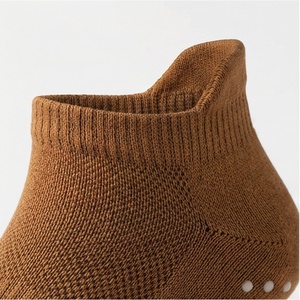 Chaussettes pour hommes, couleur unie, tricotées, style classique, marron - Product Image 4