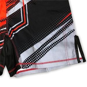 Shorts de boxe classiques en polyester pour Muay Thai et entraînement pour hommes – Vêtements de sport et de combat très demandés, fabriqués par sublimation - Product Image 4