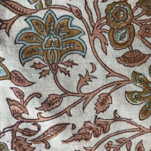 ผ้าฝ้ายพิมพ์ลายบล็อกสีแดง ลายดอกไม้สีขาว ลายบุตะ |   ตลาดขายส่งเจียปุร์ - Product Image 2